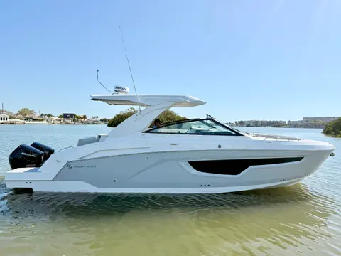 2026 Cruisers Yachts 34 GLS OB, photo 1 in St Petersburg, FL