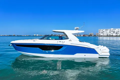 2026 Cruisers Yachts 38 GLS OB, photo 1 in St Petersburg, FL