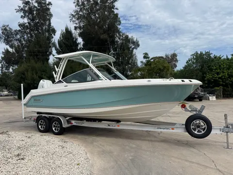 2027 Boston Whaler 240 Vantage, photo 1 in Cocoa, FL
