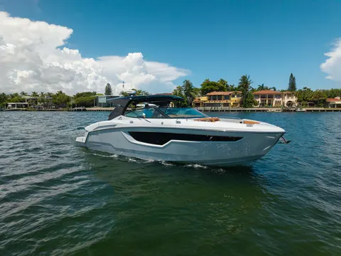 2027 Cruisers Yachts 38 GLS OB, photo 1 in Miami, FL