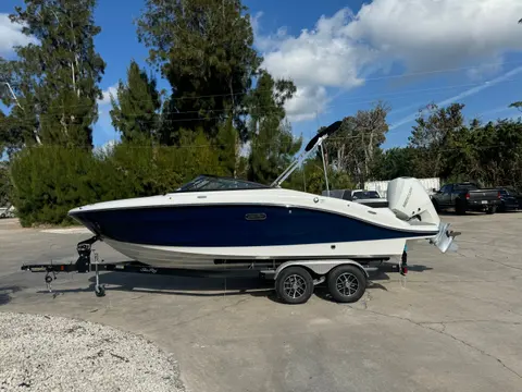 2026 Sea Ray SPX 210 Outboard, photo 1 in Cocoa, FL