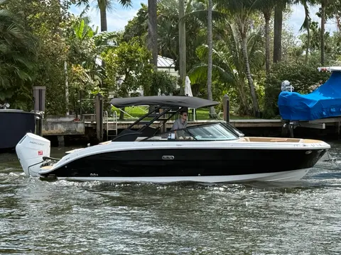 2026 Sea Ray SDX 270 Outboard, photo 1 in Miami, FL