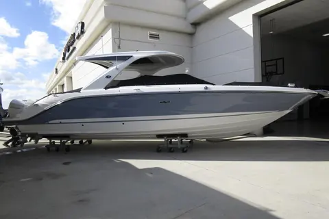 2024 Sea Ray SLX 310 Outboard, photo 1 in Stuart, FL