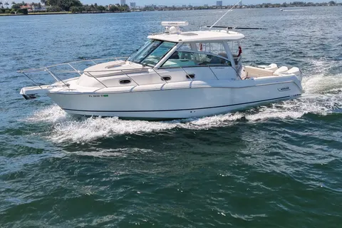 2022 Boston Whaler 345 Conquest, photo 1 in Miami Beach, FL