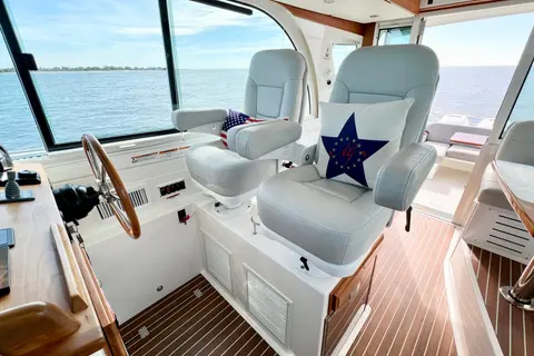 2021 Back Cove 39O, photo 1 in Dunedin, FL