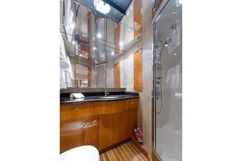 2007 Hatteras 68 Convertible, photo 1 in Fort Lauderdale, FL