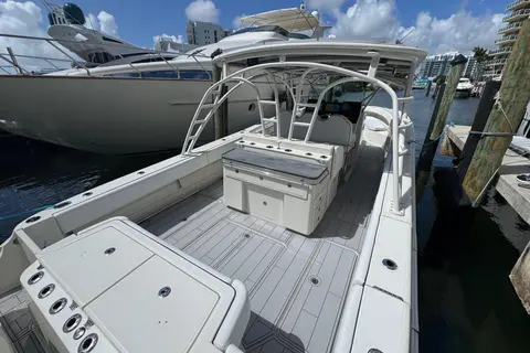 2012 Hydra-Sports 4200 SF, photo 1 in Aventura, FL