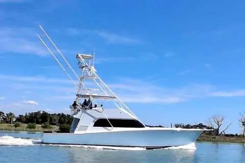1986 Huckins Sport Fisherman, photo 1 in Yankeetown, FL