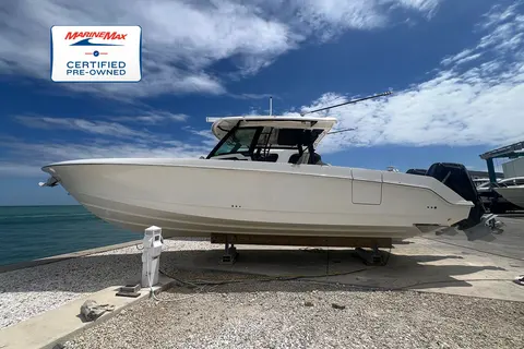 2023 Boston Whaler 380 Outrage, photo 1 in Sarasota, FL
