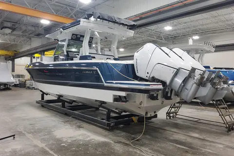 2025 Formula 387 Center Console Fish, photo 1 in Fort Lauderdale, FL