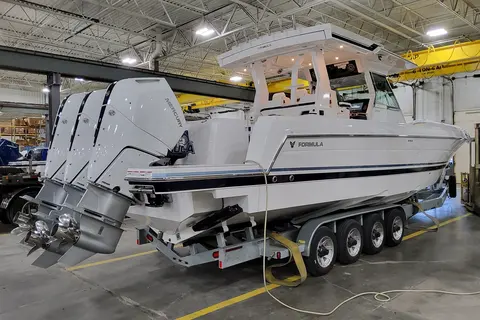 2026 Formula 387 Center Console Fish, photo 1 in Fort Lauderdale, FL