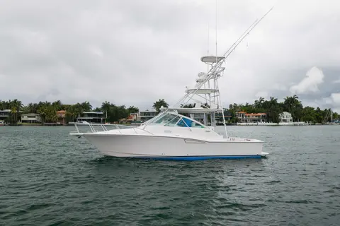 2006 Cabo 35 Express, photo 1 in Miami, FL