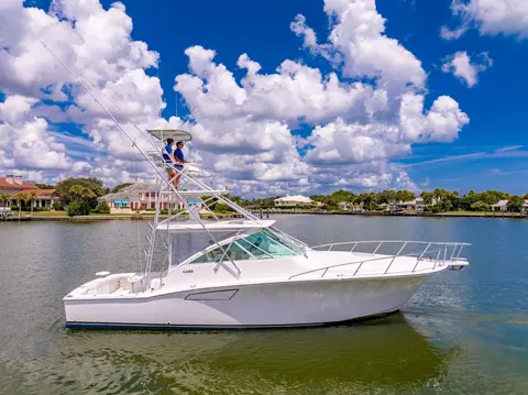 2003 Cabo 40 Express, photo 1 in Vero Beach, FL