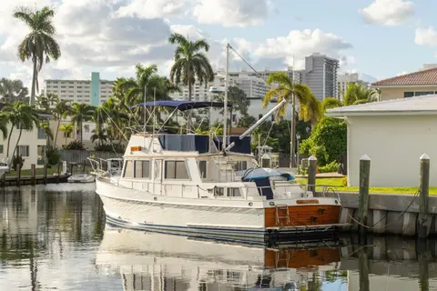 1985 Grand Banks 42 Classic, photo 1 in Fort Lauderdale, FL