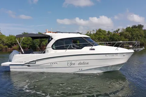 2025 Beneteau Antares 8, photo 1 in Longboat Key, FL
