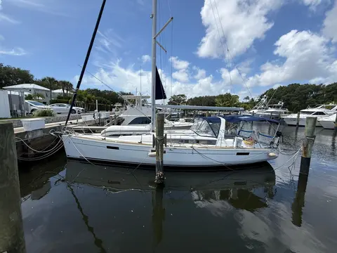 2016 Beneteau Oceanis 45, photo 1 in Palm Beach Gardens, FL