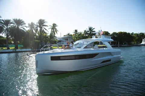 2027 Jeanneau DB/43 OB, photo 1 in St Petersburg, FL