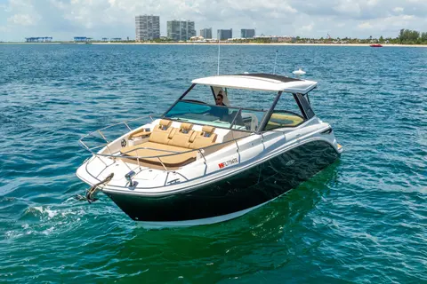 2020 Sea Ray Sundancer 320, photo 1 in Plantation, FL