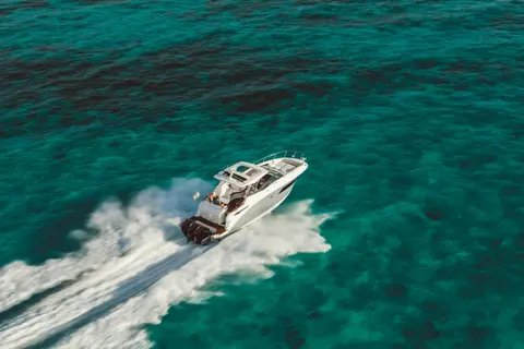 2024 Sea Ray Sundancer 320 Outboard, photo 1 in Pompano Beach, FL