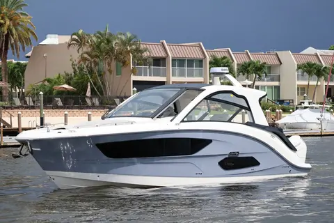2026 Sea Ray Sundancer 370 Outboard, photo 1 in Naples, FL