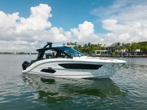 2026 Sea Ray Sundancer 370 Outboard, photo 1 in Miami, FL