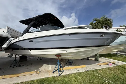2026 Sea Ray SLX 280 Outboard, photo 1 in Pompano Beach, FL