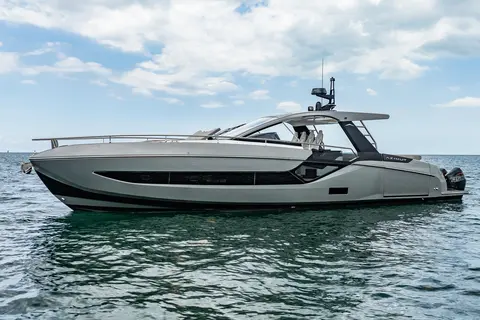 2021 Azimut Verve 47, photo 1 in Miami Beach, FL