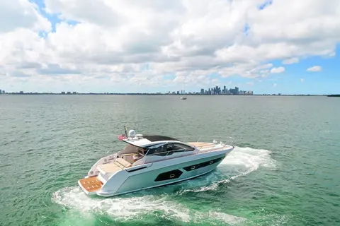 2016 Azimut Atlantis 43, photo 1 in Aventura, FL