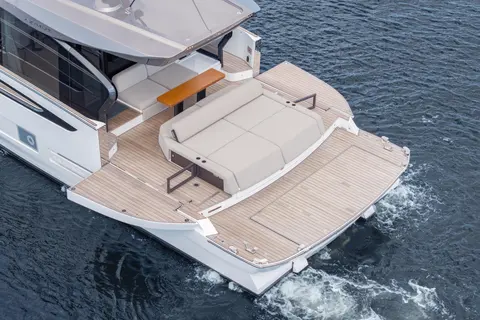 2025 Azimut Seadeck 6, photo 1 in Fort Lauderdale, FL