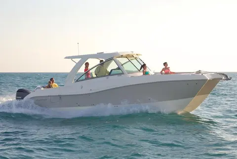 2019 World Cat 320 DC, photo 1 in Fort Pierce, FL