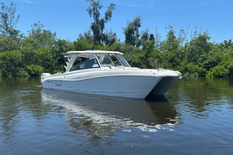 2027 World Cat 325 DC, photo 1 in Sarasota, FL