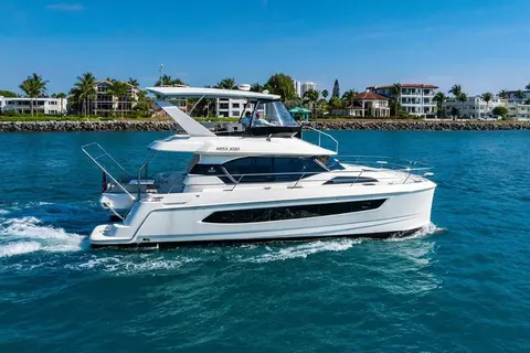 2024 Aquila 44 Yacht, photo 1 in Palm Beach, FL