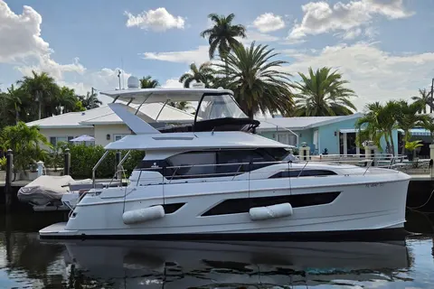 2020 Aquila 44 Yacht, photo 1 in Fort Lauderdale, FL