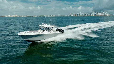 2026 Front Runner 39 Center Console, photo 1 in Juno Beach, FL