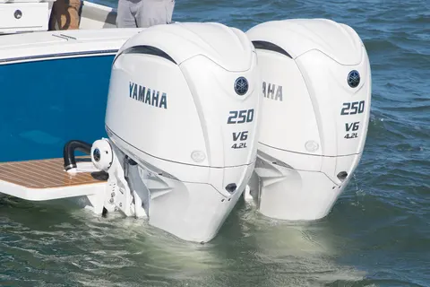 2027 Regulator 25, photo 1 in Stuart, FL