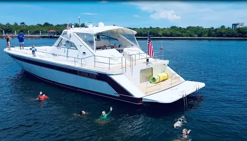 1984 Infinity Express, photo 1 in Fort Lauderdale, FL