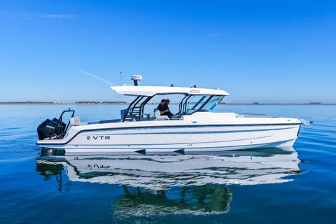2026 Cruisers Yachts 38 VTR, photo 1 in Clearwater, FL