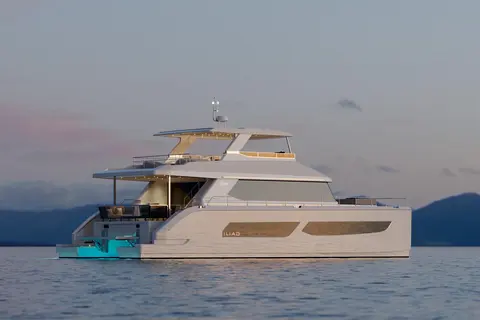 2027 ILIAD 60, photo 1 in Dania Beach, FL