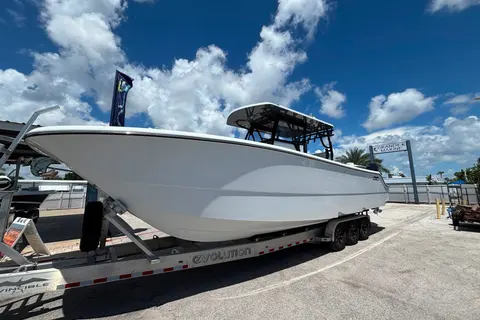 2026 Invincible 33 Catamaran, photo 1 in St Petersburg, FL
