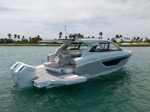 2026 Cruisers Yachts 42 GLS OB, photo 1 in Miami, FL