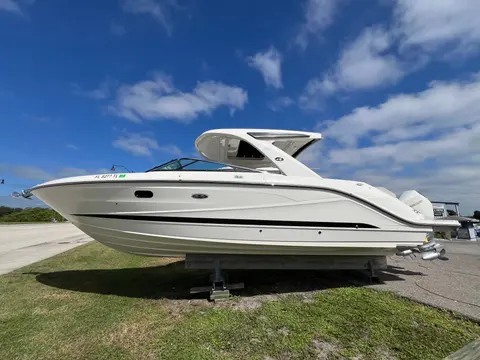 2023 Sea Ray SLX 310 Outboard, photo 1 in Venice, FL