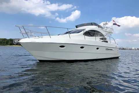 2004 Azimut 39, photo 1 in Miami, FL