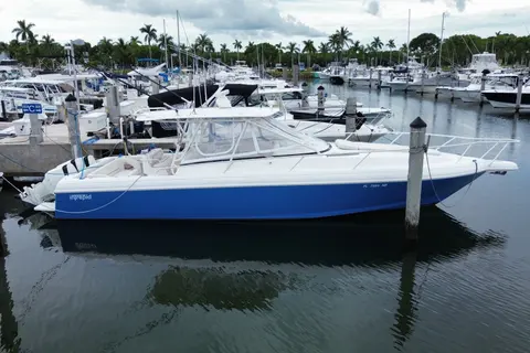 2001 Intrepid 377 Walkaround, photo 1 in Homestead, FL