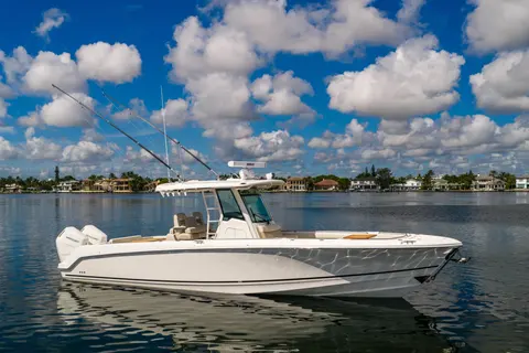 2024 Boston Whaler 330 Outrage, photo 1 in Palm Beach, FL