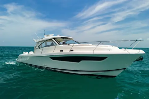 2025 Pursuit OS 405 Offshore, photo 1 in Key Largo, FL