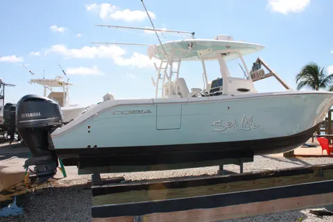 2018 Cobia 301 Center Console, photo 1 in Jupiter, FL