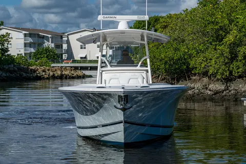 2019 Regulator 31, photo 1 in Boynton Beach, FL