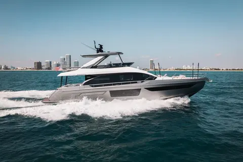 2023 Azimut Fly 68, photo 1 in Aventura, FL