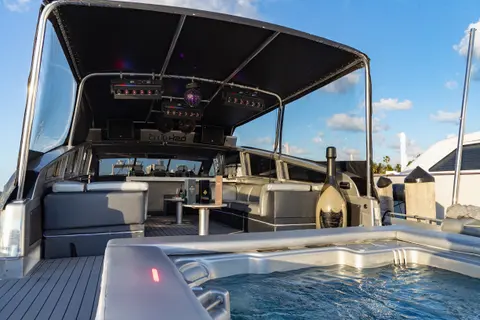 1998 Arno Leopard 27, photo 1 in Miami Beach, FL