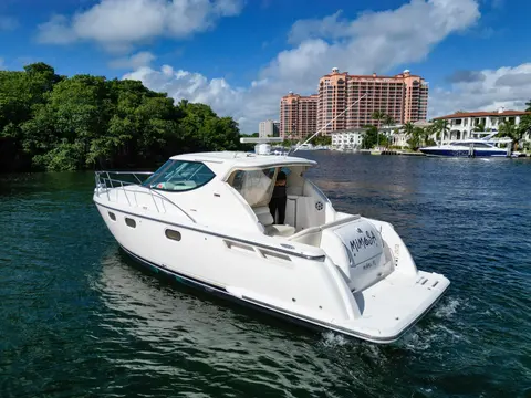 2008 Tiara Yachts 3900 Sovran, photo 1 in Coral Gables, FL